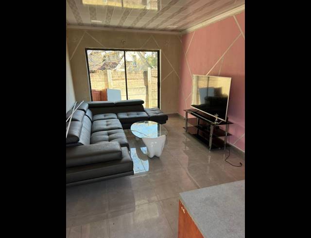 14 BEDROOM HOUSE FOR SALE IN LOMBARDY EAST